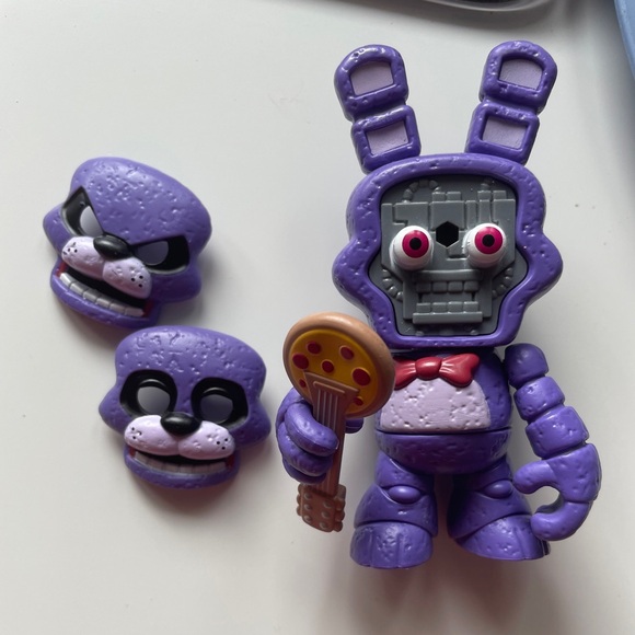 Funko Snaps Five Nights at Freddy's Bonnie Figure Purple - Picture 1 of 4